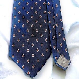 Christian Dior All Silk Navy Blue Red Patterned Necktie Tie 3.5” Width